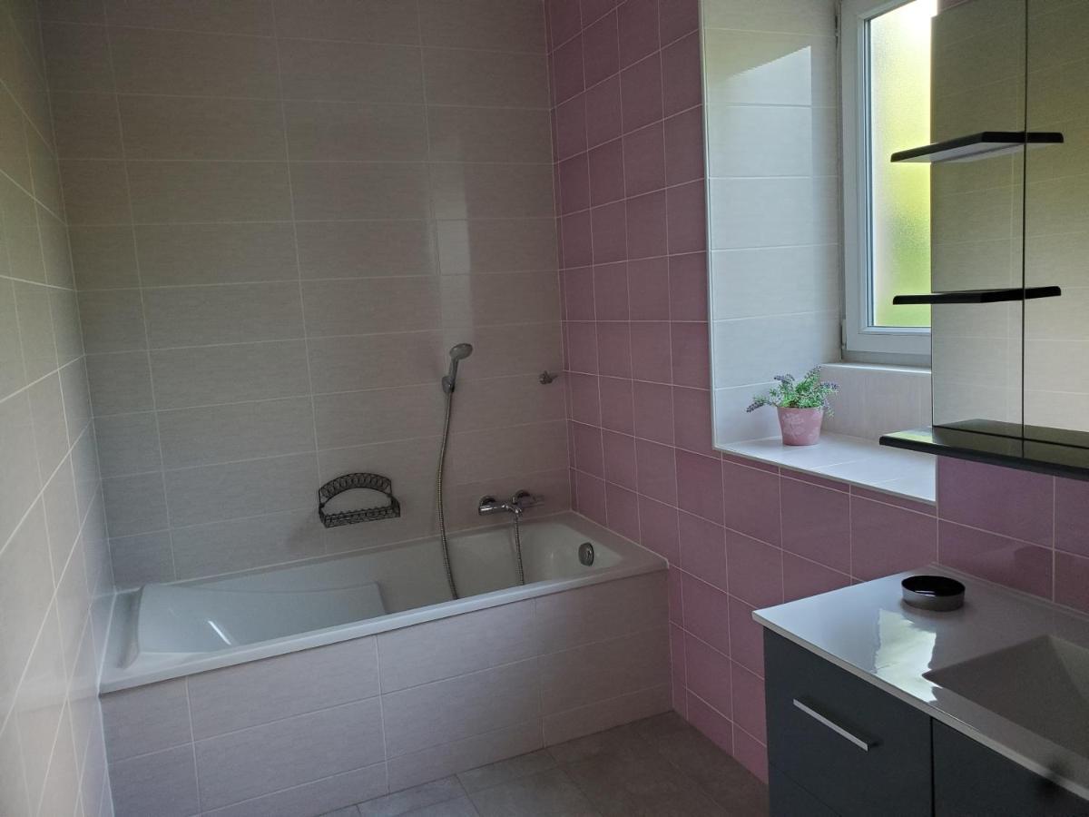 Les Fontaines Villa Laives Екстериор снимка
